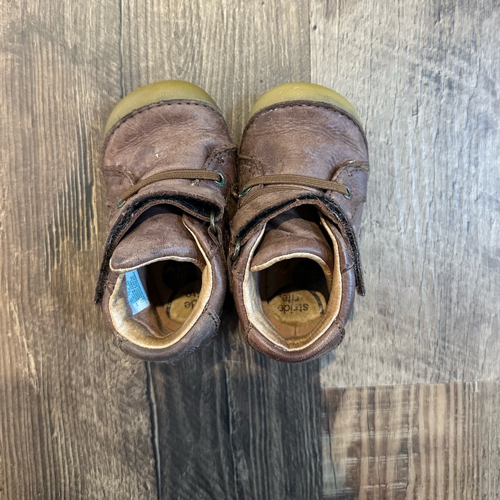 Stride rite Frankie booties size 4.5W worn, good condition